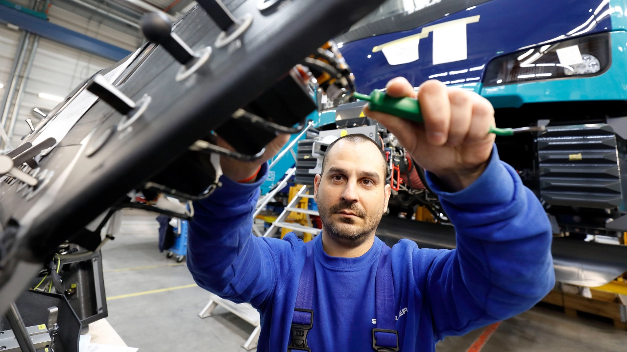 Peter Valev arbeitet bei Stadler Rail in Berlin
