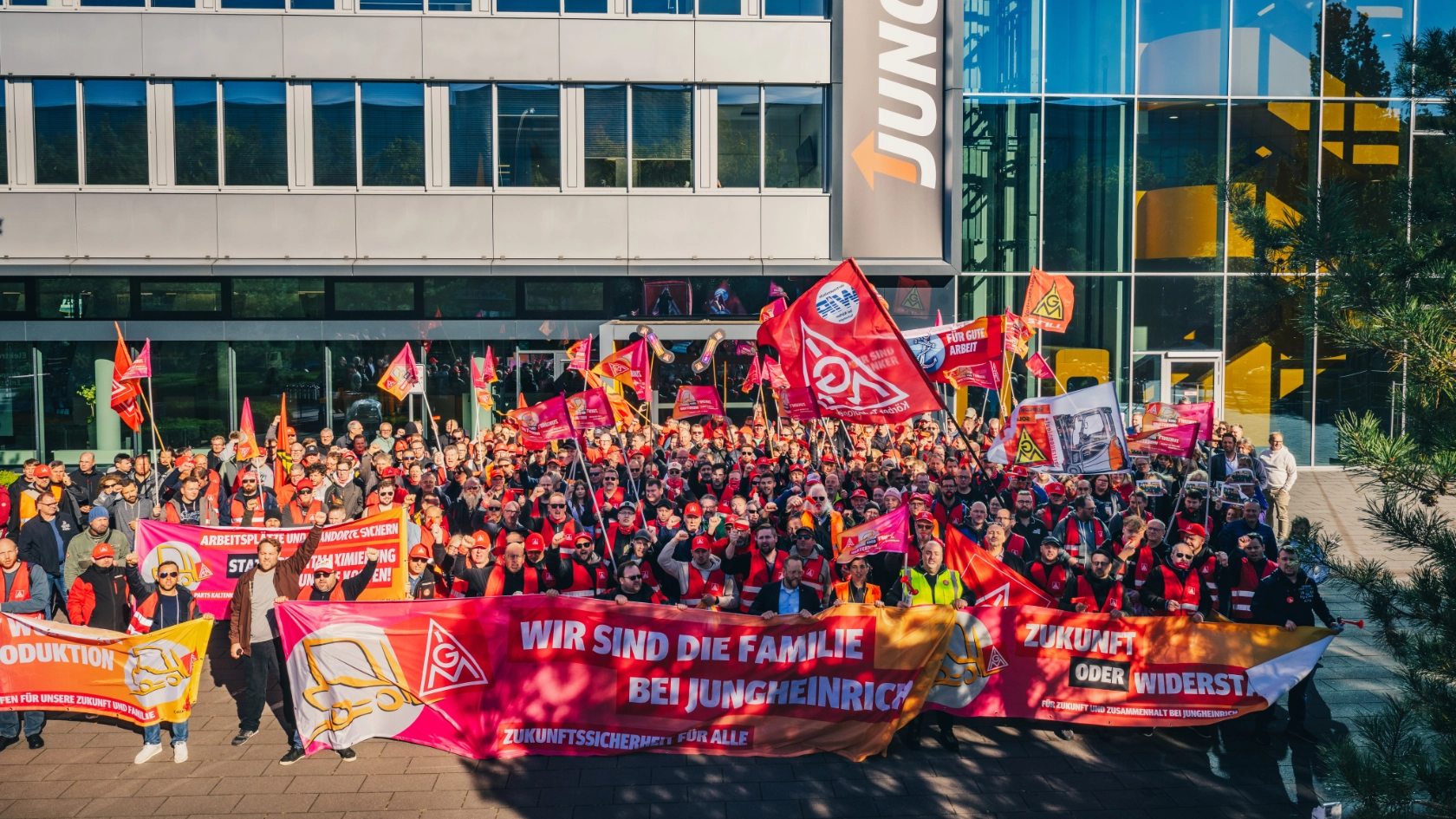 Demo vor Firmenzentrale am 25.09.2025